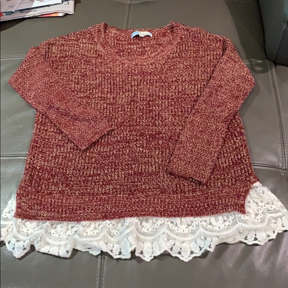 Beautiful woven sweater with lace bottom